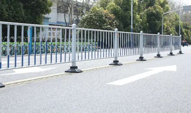 城市交通镀锌喷钢护栏